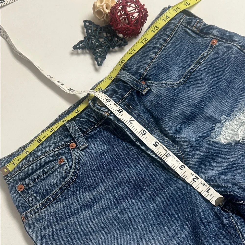 Levi's 511 BERMUDA Length Distressed Denim Shorts Size 31